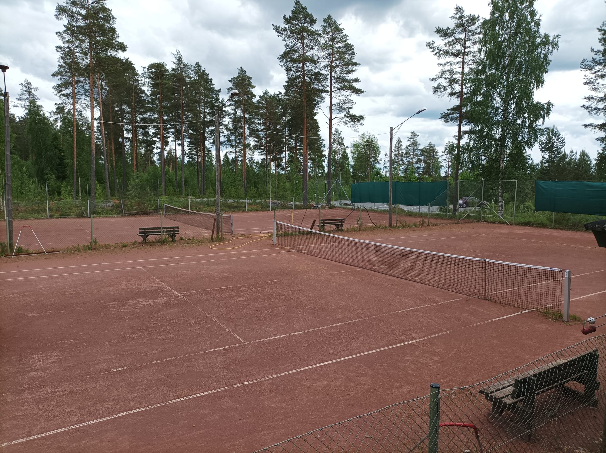 Moksun tenniskenttä